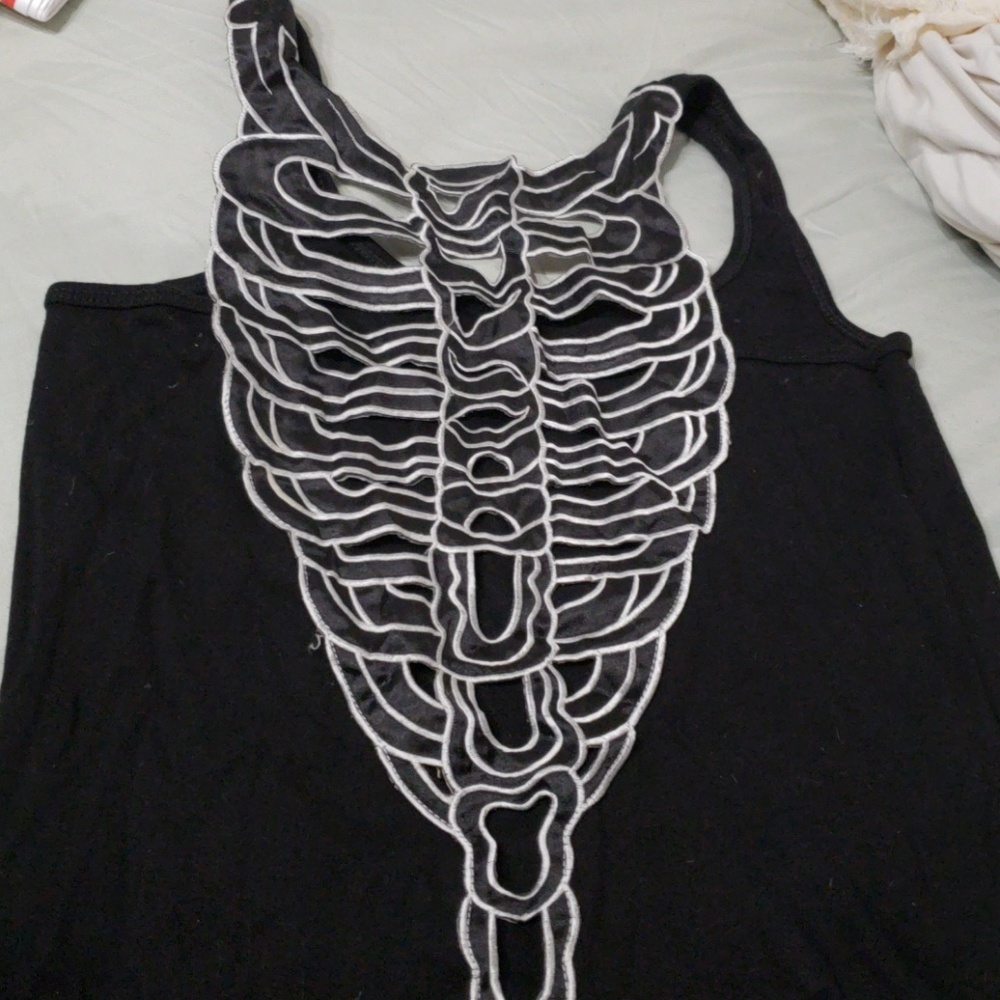 Skeleton top